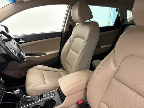 YP16SFJ Hyundai Tucson 2.0 CRDi Premium 5dr Auto Thumbnail #14