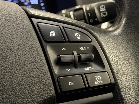 YP16SFJ Hyundai Tucson 2.0 CRDi Premium 5dr Auto Thumbnail #23