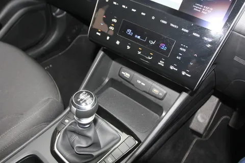 DG21RZX Hyundai Tucson 1.6 TGDi 48V MHD SE Connect 5dr 2WD Thumbnail #23