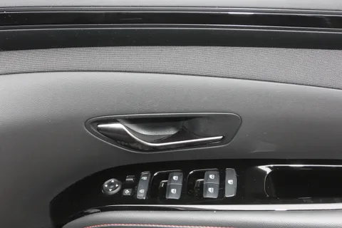 DG72MVU Hyundai Tucson 1.6 TGDi N Line S 5dr 2WD Thumbnail #20