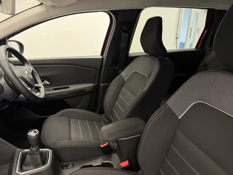 DS72UTM Dacia Jogger 1.0 TCe Extreme SE 5dr Thumbnail #16