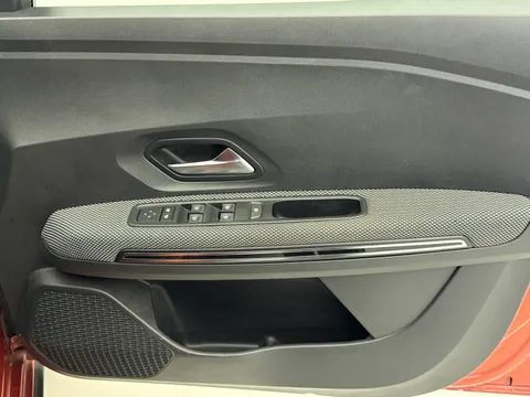 DS72UTM Dacia Jogger 1.0 TCe Extreme SE 5dr Thumbnail #20