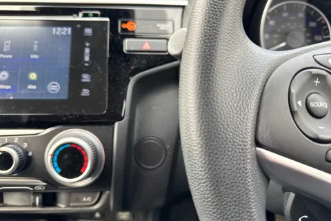 MK18WGZ Honda Jazz 1.3 i-VTEC SE Navi 5dr CVT Thumbnail #15