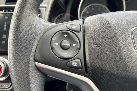 MK18WGZ Honda Jazz 1.3 i-VTEC SE Navi 5dr CVT Thumbnail #19