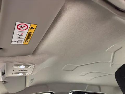 MA71EOX Renault Zoe 80kW Iconic R110 50kWh Rapid Charge 5dr Auto Thumbnail #14