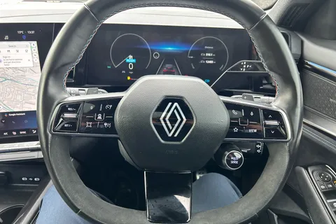 BN73ZKG Renault Austral E-Tech FHEV Iconic Esprit Alpine 5dr Auto 4C Thumbnail #18