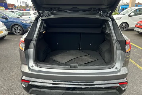 BN73ZKG Renault Austral E-Tech FHEV Iconic Esprit Alpine 5dr Auto 4C Thumbnail #30