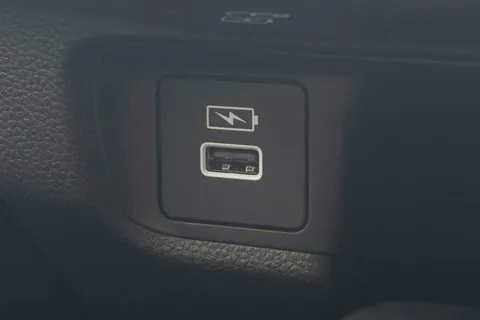 MV73UKB Honda Hr-V 1.5 eHEV Elegance 5dr CVT Thumbnail #20