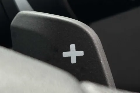 MV73UKB Honda Hr-V 1.5 eHEV Elegance 5dr CVT Thumbnail #28