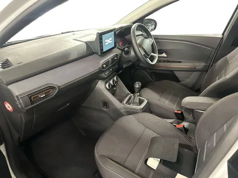 DY73LRA Dacia Sandero Stepway 1.0 TCe Journey 5dr Thumbnail #4