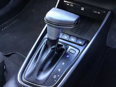 DY23OKU Hyundai Bayon 1.0 TGDi 48V MHEV Premium 5dr DCT Thumbnail #21