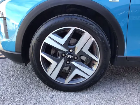 DY23OKU Hyundai Bayon 1.0 TGDi 48V MHEV Premium 5dr DCT Thumbnail #11