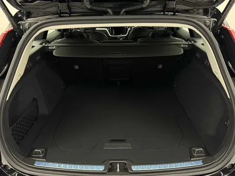 DN74VXH Volvo V60 2.0 T6 [350] PHEV Plus Dark 5dr AWD Auto Thumbnail #9