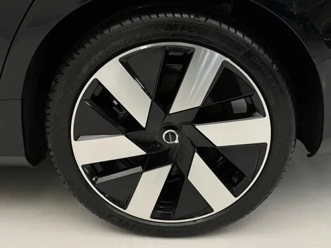 DN74VXH Volvo V60 2.0 T6 [350] PHEV Plus Dark 5dr AWD Auto Thumbnail #11