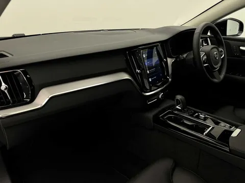 DN74VXH Volvo V60 2.0 T6 [350] PHEV Plus Dark 5dr AWD Auto Thumbnail #15