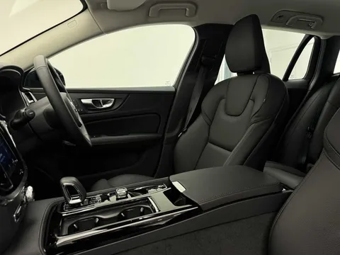 DN74VXH Volvo V60 2.0 T6 [350] PHEV Plus Dark 5dr AWD Auto Thumbnail #17