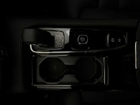 DN74VXH Volvo V60 2.0 T6 [350] PHEV Plus Dark 5dr AWD Auto Thumbnail #19