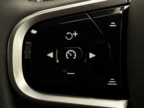 DN74VXH Volvo V60 2.0 T6 [350] PHEV Plus Dark 5dr AWD Auto Thumbnail #26