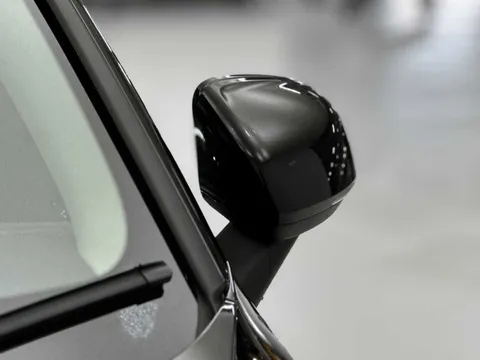 DN74VXH Volvo V60 2.0 T6 [350] PHEV Plus Dark 5dr AWD Auto Thumbnail #34