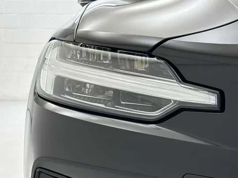 DN74VXH Volvo V60 2.0 T6 [350] PHEV Plus Dark 5dr AWD Auto Thumbnail #35