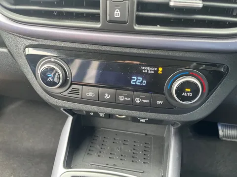 EN25KCA Hyundai i10 1.2 [79] Premium 5dr Auto [Nav] Thumbnail #18