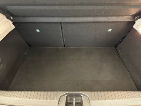 AY22VSJ Renault Clio 1.6 E-TECH Hybrid 140 Iconic 5dr Auto Thumbnail #9