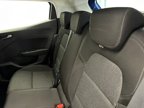 AY22VSJ Renault Clio 1.6 E-TECH Hybrid 140 Iconic 5dr Auto Thumbnail #10