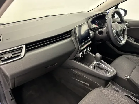 AY22VSJ Renault Clio 1.6 E-TECH Hybrid 140 Iconic 5dr Auto Thumbnail #12