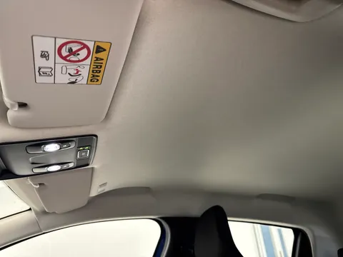 AY22VSJ Renault Clio 1.6 E-TECH Hybrid 140 Iconic 5dr Auto Thumbnail #14