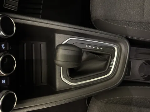 AY22VSJ Renault Clio 1.6 E-TECH Hybrid 140 Iconic 5dr Auto Thumbnail #15