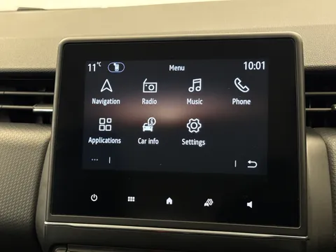 AY22VSJ Renault Clio 1.6 E-TECH Hybrid 140 Iconic 5dr Auto Thumbnail #24