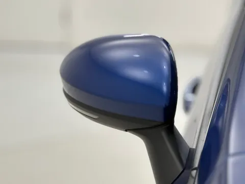 AY22VSJ Renault Clio 1.6 E-TECH Hybrid 140 Iconic 5dr Auto Thumbnail #29