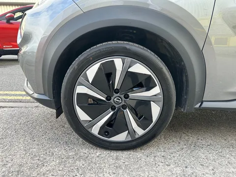 OW25EJN Nissan Juke 1.6 Hybrid Tekna+ 5dr Auto Thumbnail #9