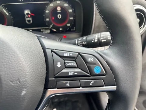 OW25EJN Nissan Juke 1.6 Hybrid Tekna+ 5dr Auto Thumbnail #25