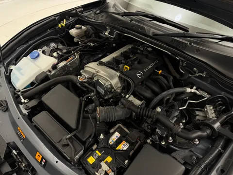 LO21AVL Mazda MX-5 1.5 [132] Sport 2dr Thumbnail #23