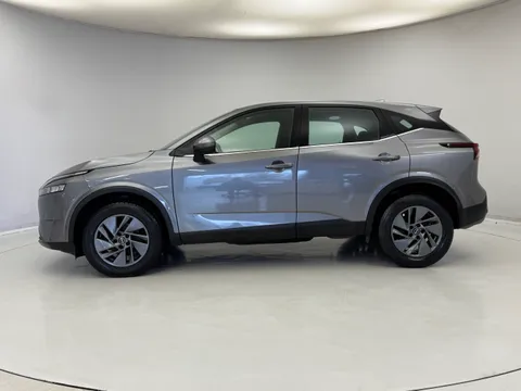 BP72ZPN Nissan Qashqai 1.3 DiG-T MH Acenta Premium 5dr Thumbnail #6