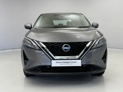 BP72ZPN Nissan Qashqai 1.3 DiG-T MH Acenta Premium 5dr Thumbnail #4