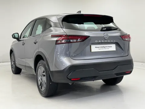 BP72ZPN Nissan Qashqai 1.3 DiG-T MH Acenta Premium 5dr Thumbnail #9