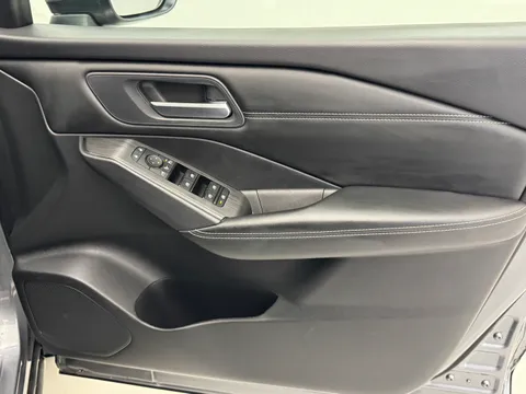 BP72ZPN Nissan Qashqai 1.3 DiG-T MH Acenta Premium 5dr Thumbnail #20