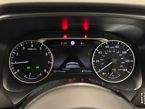 BP72ZPN Nissan Qashqai 1.3 DiG-T MH Acenta Premium 5dr Thumbnail #28