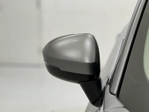 BP72ZPN Nissan Qashqai 1.3 DiG-T MH Acenta Premium 5dr Thumbnail #30