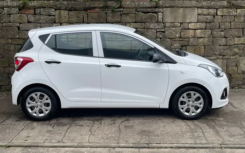 2 of 31 for Hyundai i10 1.0 S 5dr