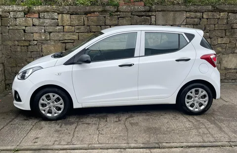 3 of 31 for Hyundai i10 1.0 S 5dr