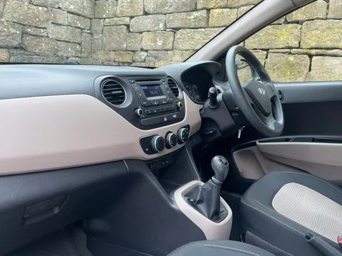 18 of 31 for Hyundai i10 1.0 S 5dr