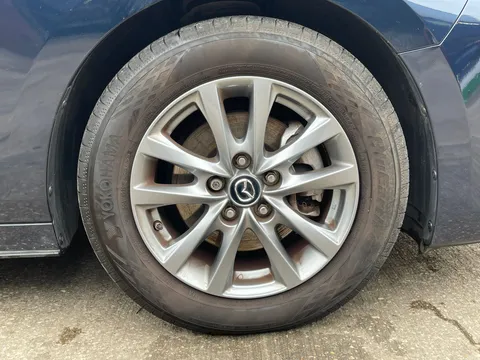 MV23AHE Mazda Mazda3 2.0 e-Skyactiv G MHEV Centre-Line 5dr Thumbnail #8