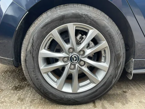 MV23AHE Mazda Mazda3 2.0 e-Skyactiv G MHEV Centre-Line 5dr Thumbnail #5