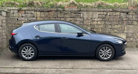 MV23AHE Mazda Mazda3 2.0 e-Skyactiv G MHEV Centre-Line 5dr Thumbnail #4