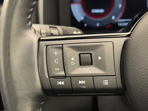 OE72XVW Nissan Qashqai 1.3 DiG-T MH 158 Tekna 5dr Thumbnail #26