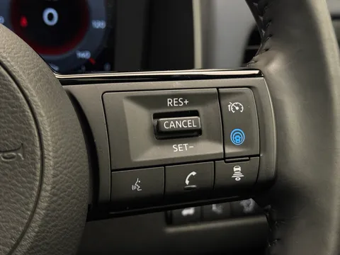 OE72XVW Nissan Qashqai 1.3 DiG-T MH 158 Tekna 5dr Thumbnail #27