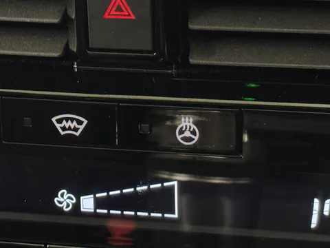 OE72XVW Nissan Qashqai 1.3 DiG-T MH 158 Tekna 5dr Thumbnail #32